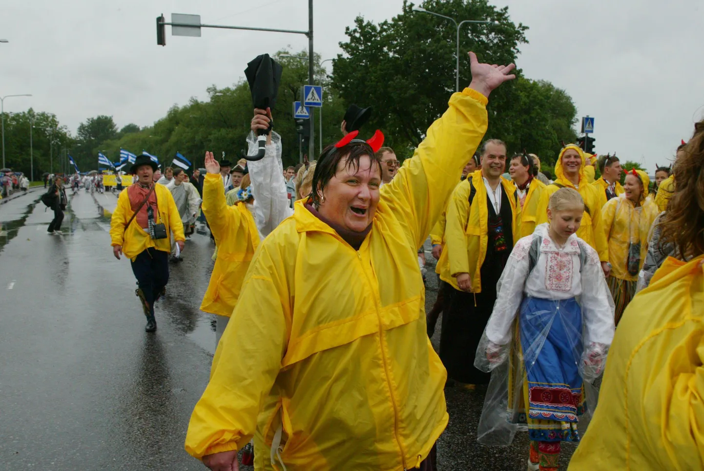Laulupeo rongkäik 2004. aastal.