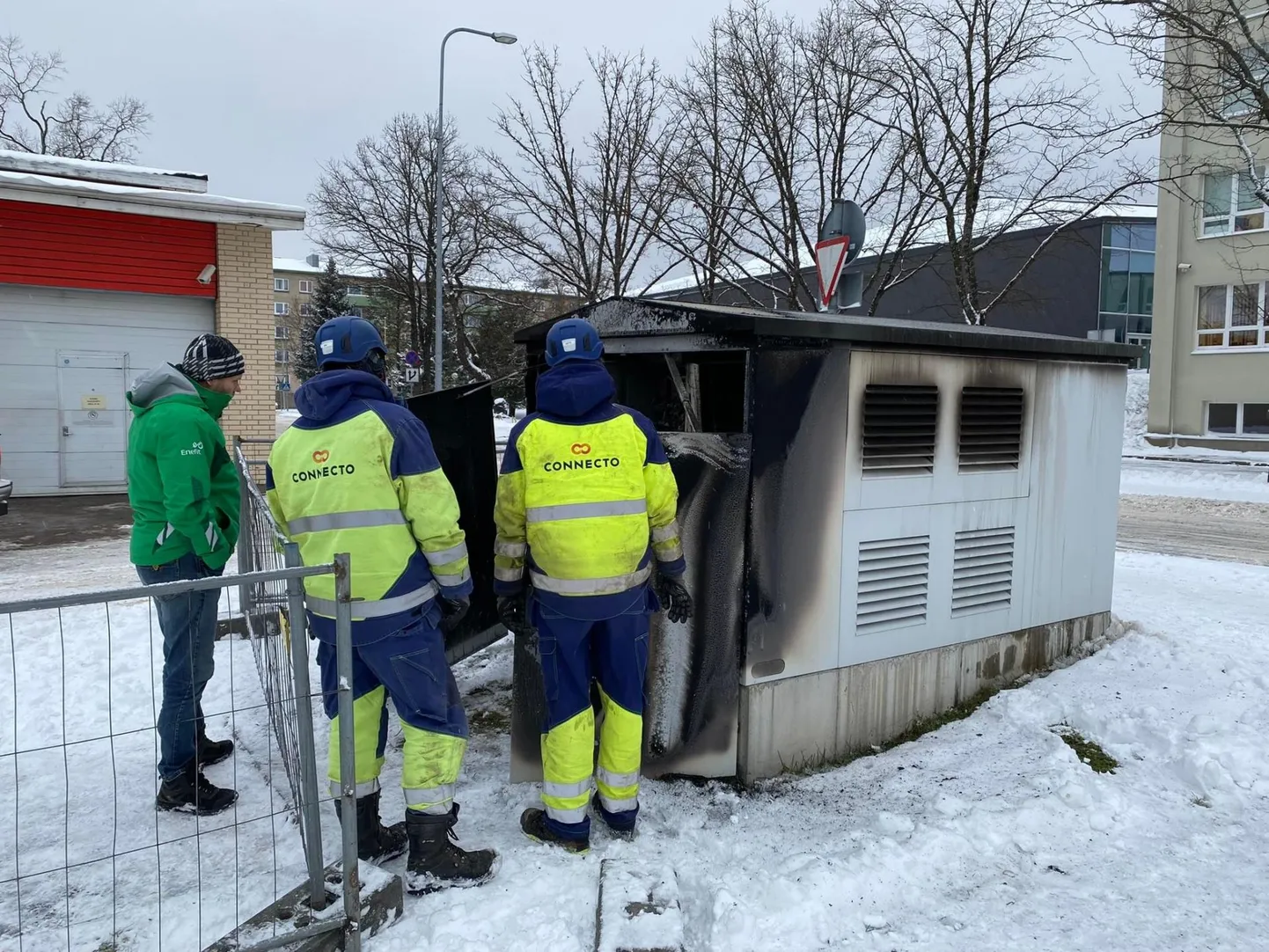 Põlenud alajaama töökorda seadmisele kulus terve päev.