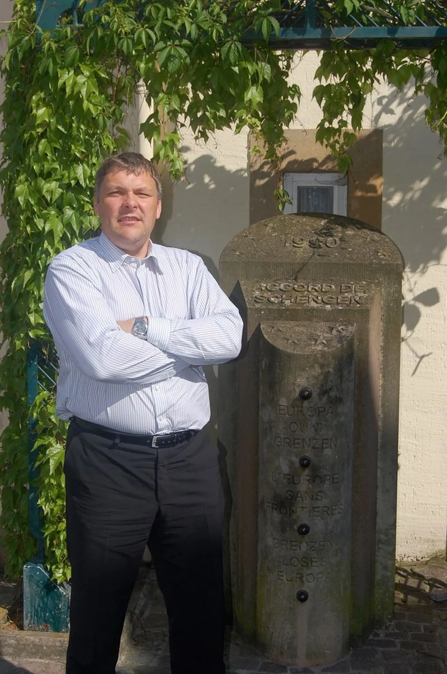 Arvamusartikli autor Schengenis eelmisel kevadel konventsiooni mälestustulba juures.