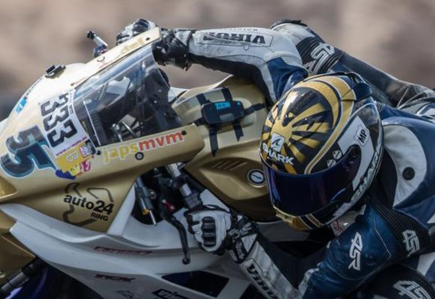 Pärnu motopoiss Hugo-Brent Freimann võitis Riias Bikernieki ringrajal Supersport 300 klassis esimese auhinna.