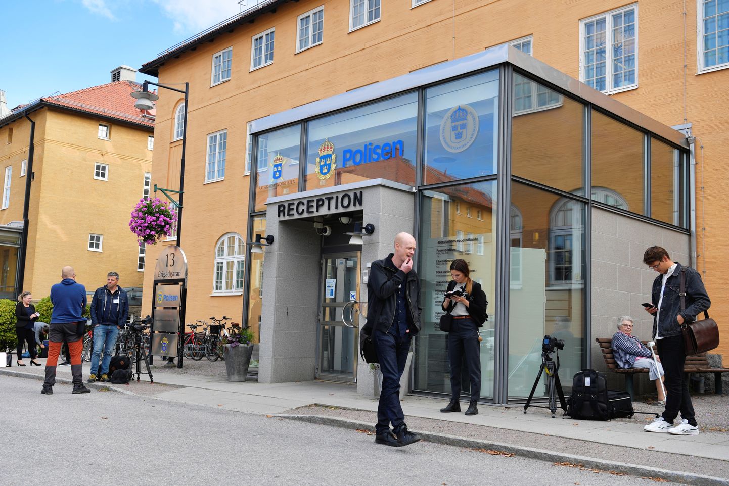 Linköpingi politseijaoskonna ees.