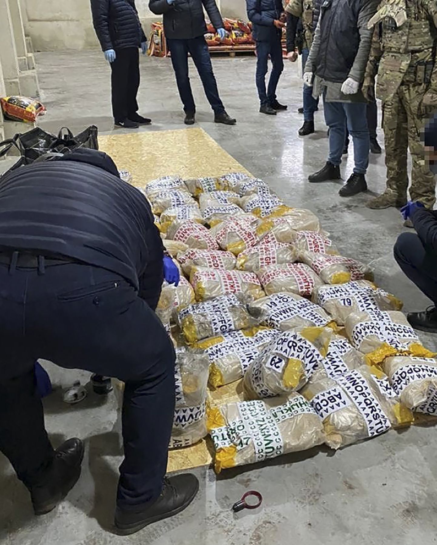 Ukrainā, Ļvovā, kofiscēta tonna kokaīna, kas paredzēta ievešanai Eriopas Savienībā