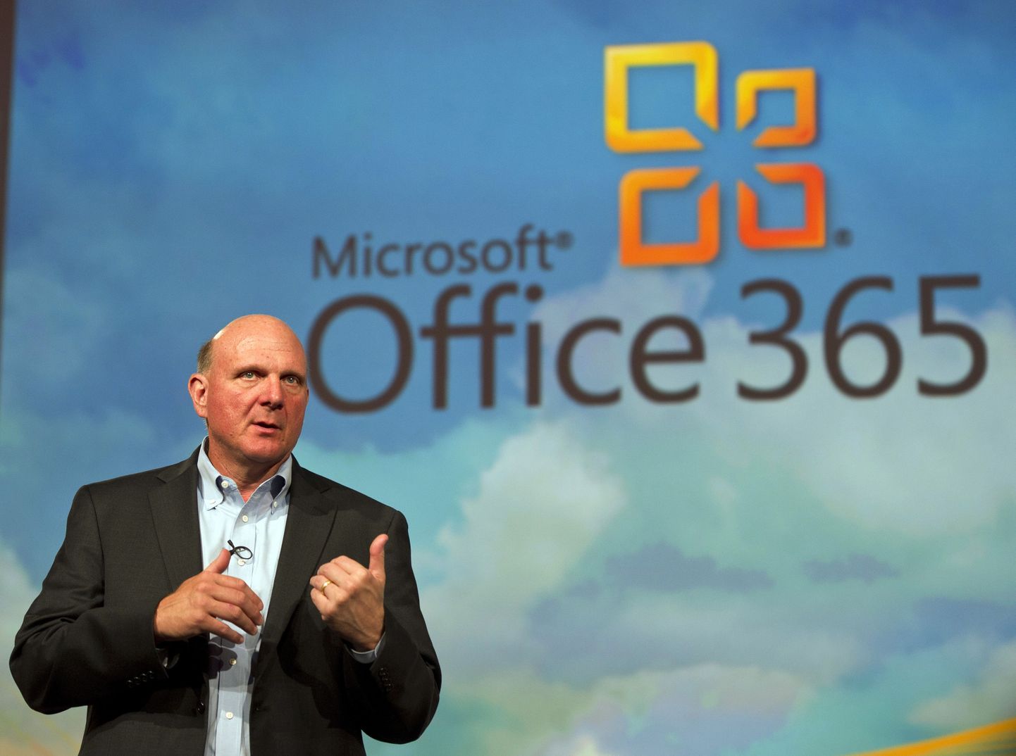 Microsofti tegevjuht Steve Ballmer Office 365 tutvustamas.
