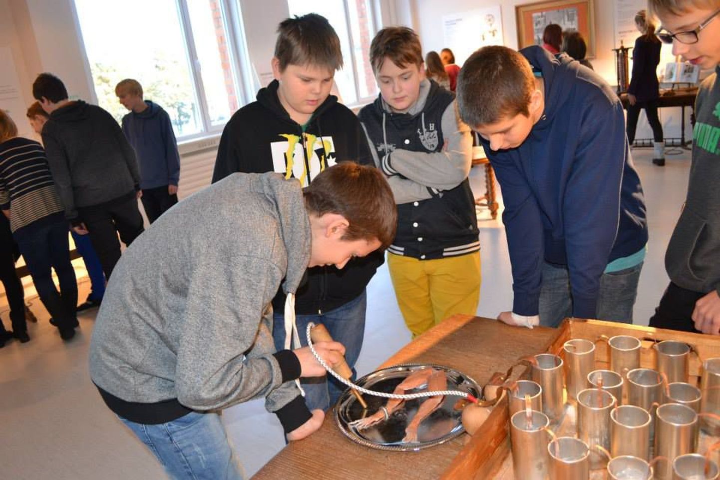 Vanalinna kooli seitsmendikud käisid Tallinna tehnikaülikoolis tarkuseretkel.