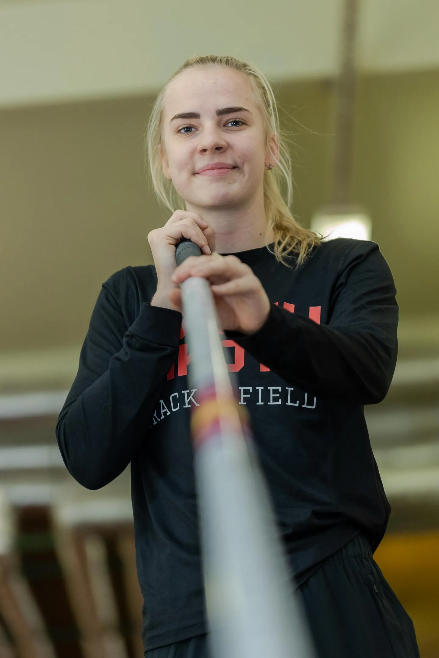 Marleen Mülla jätkab Eesti rekordi kergitamist sentimeetri kaupa.