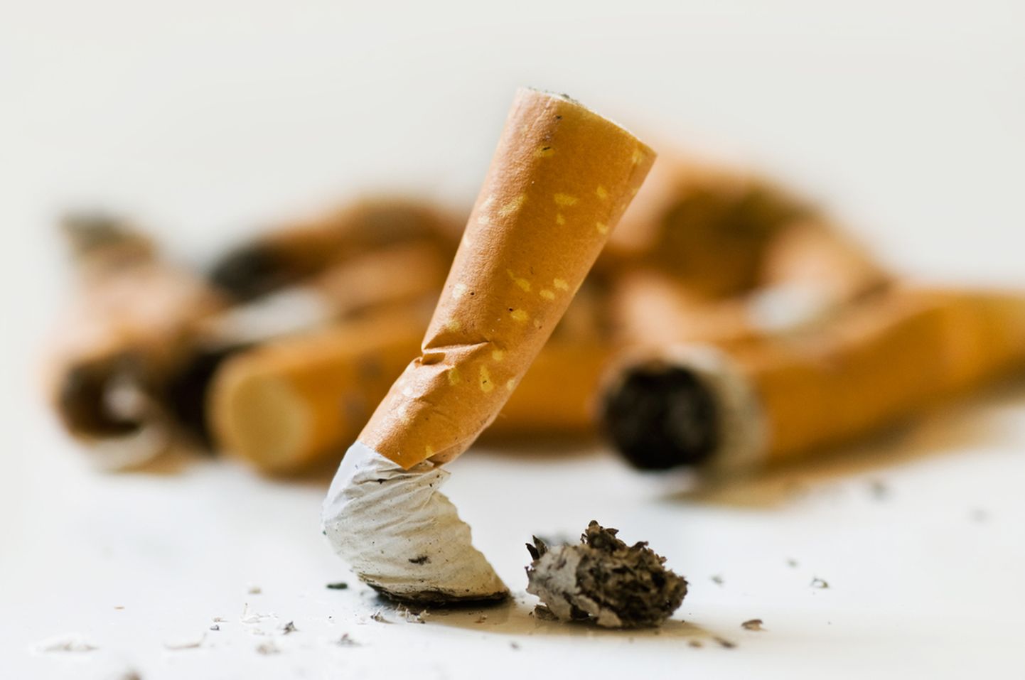 Nikotiinil on omadus soodustada kasvajate teket, mistõttu see suurendab ka teiste vähiliikide riski.
