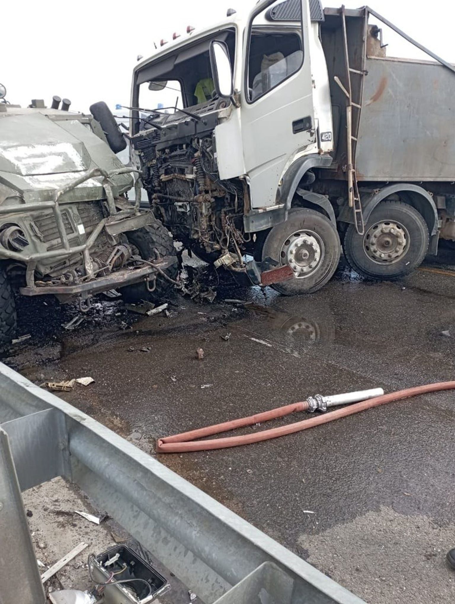 Smoļenskā avarē militārais konvojs, ievainojot trīs personas. Krievija noliedz, ka sadursmē ievainoti karavīri