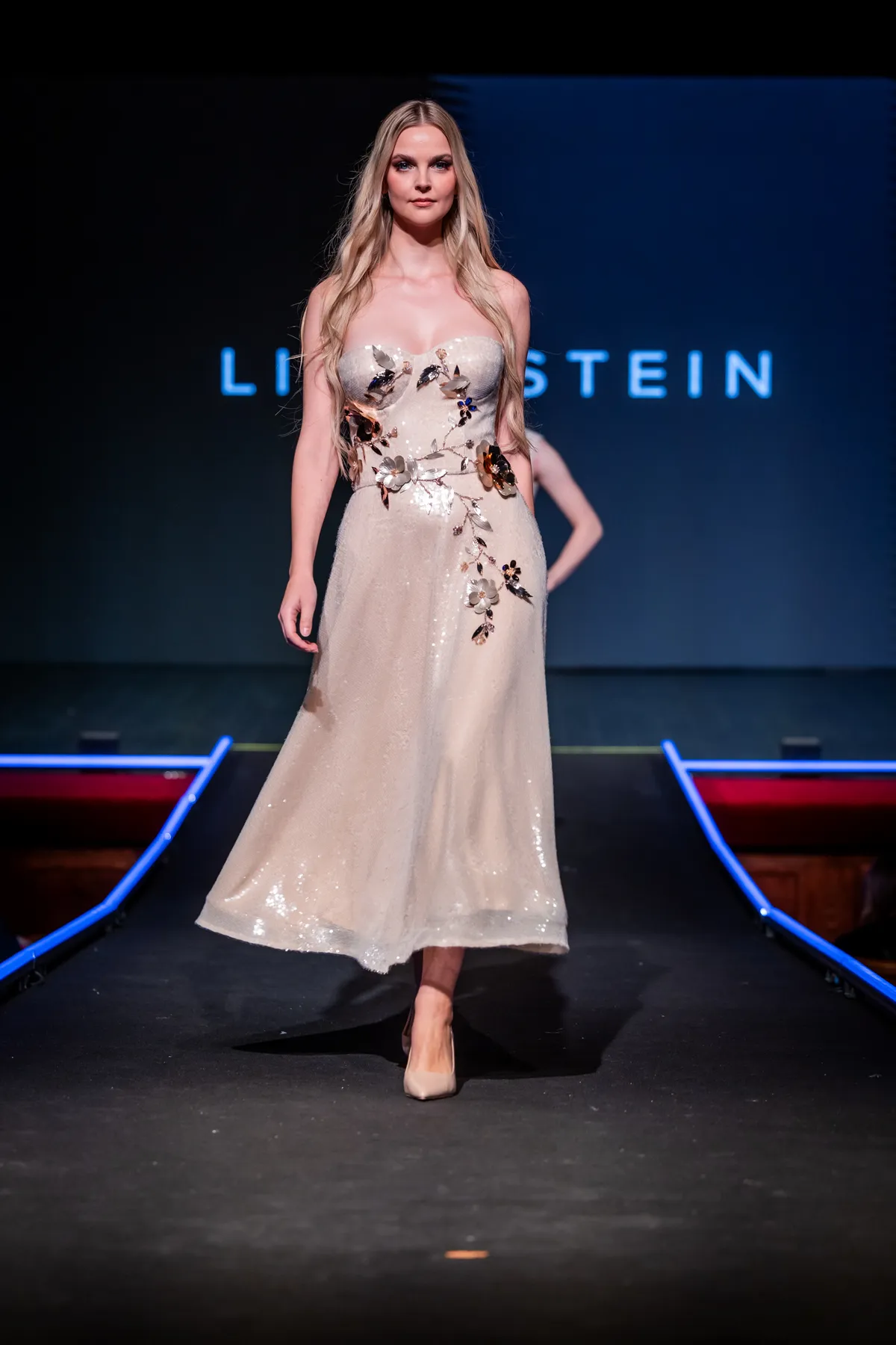 Brigitta Schaback modellina Liina Steini etenduses, Tallinn Fashion Week.