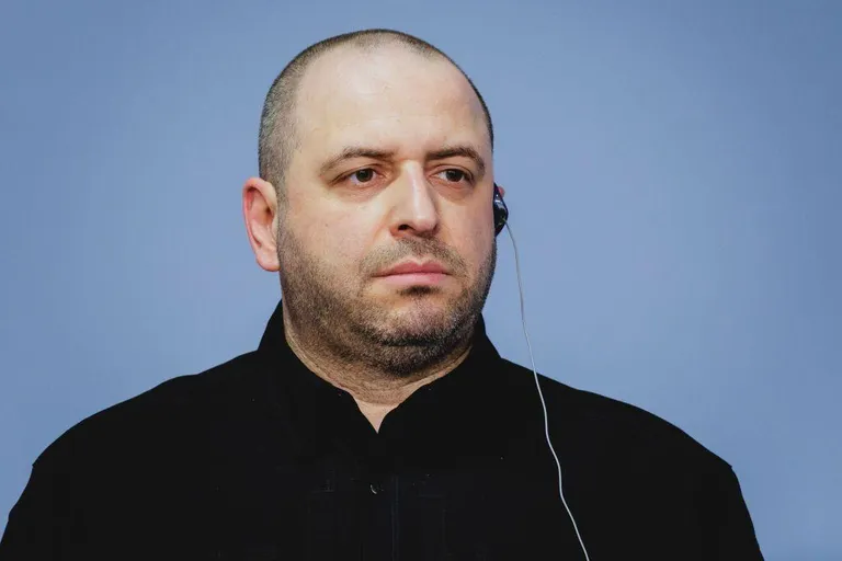 Украинскую делегацию возглавляет министр обороны Рустем Умеров.