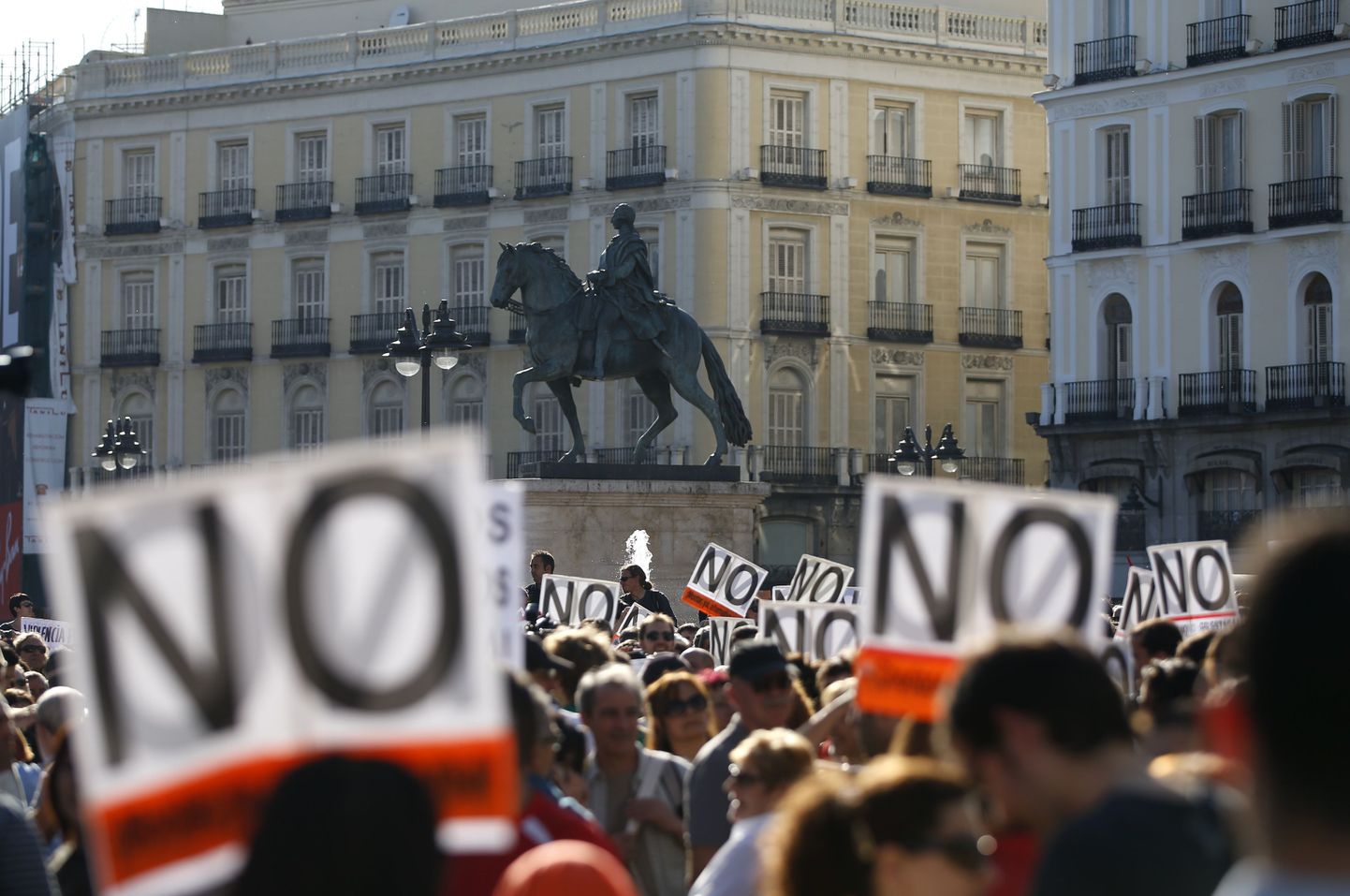 Hispaanias on noorte tööpuudus juba 55 protsenti ning meeleavaldusi toimub pidevalt.