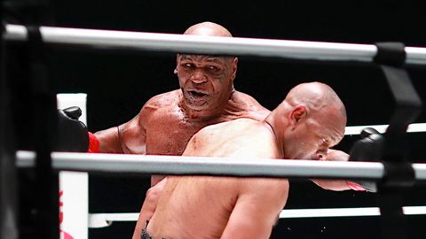 Tyson ja Jones võivad kordusmatši pidada Kremli Punasel väljakul