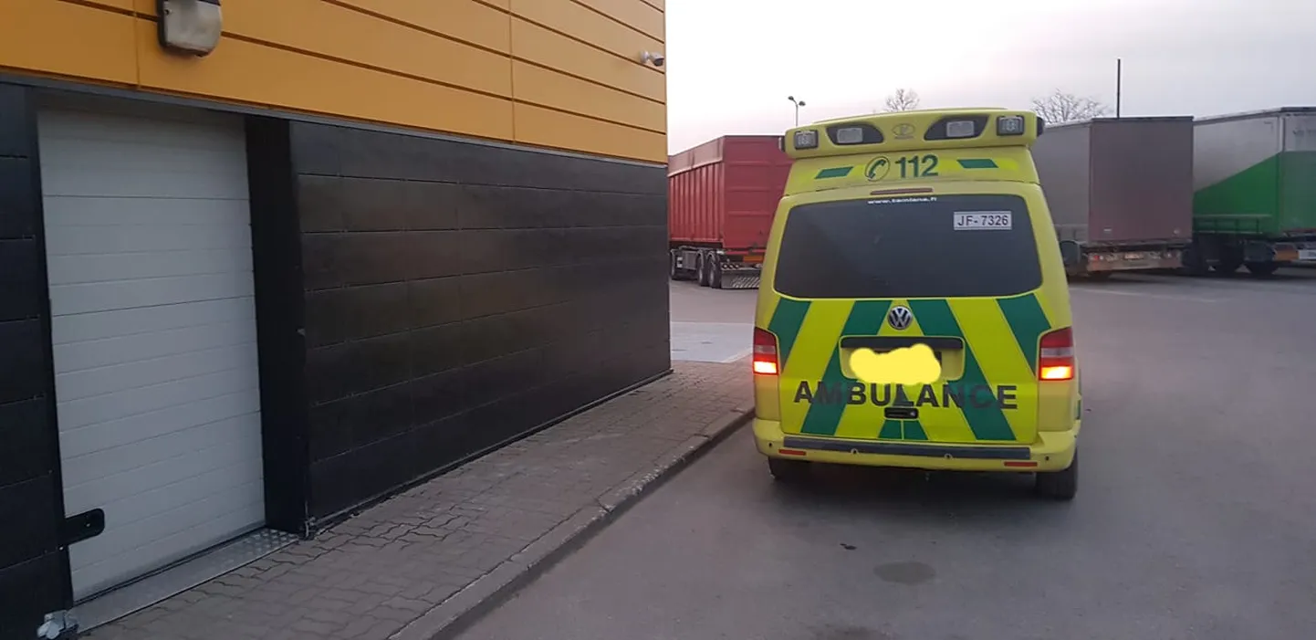 OÜ Alre kiirabiauto pääses taas liikuma võruilaste abil.