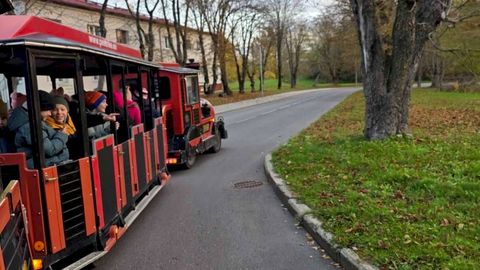 Narva volikogu esimees Urbo Vaarmann müüs koolidele tasulisi ajalootunde