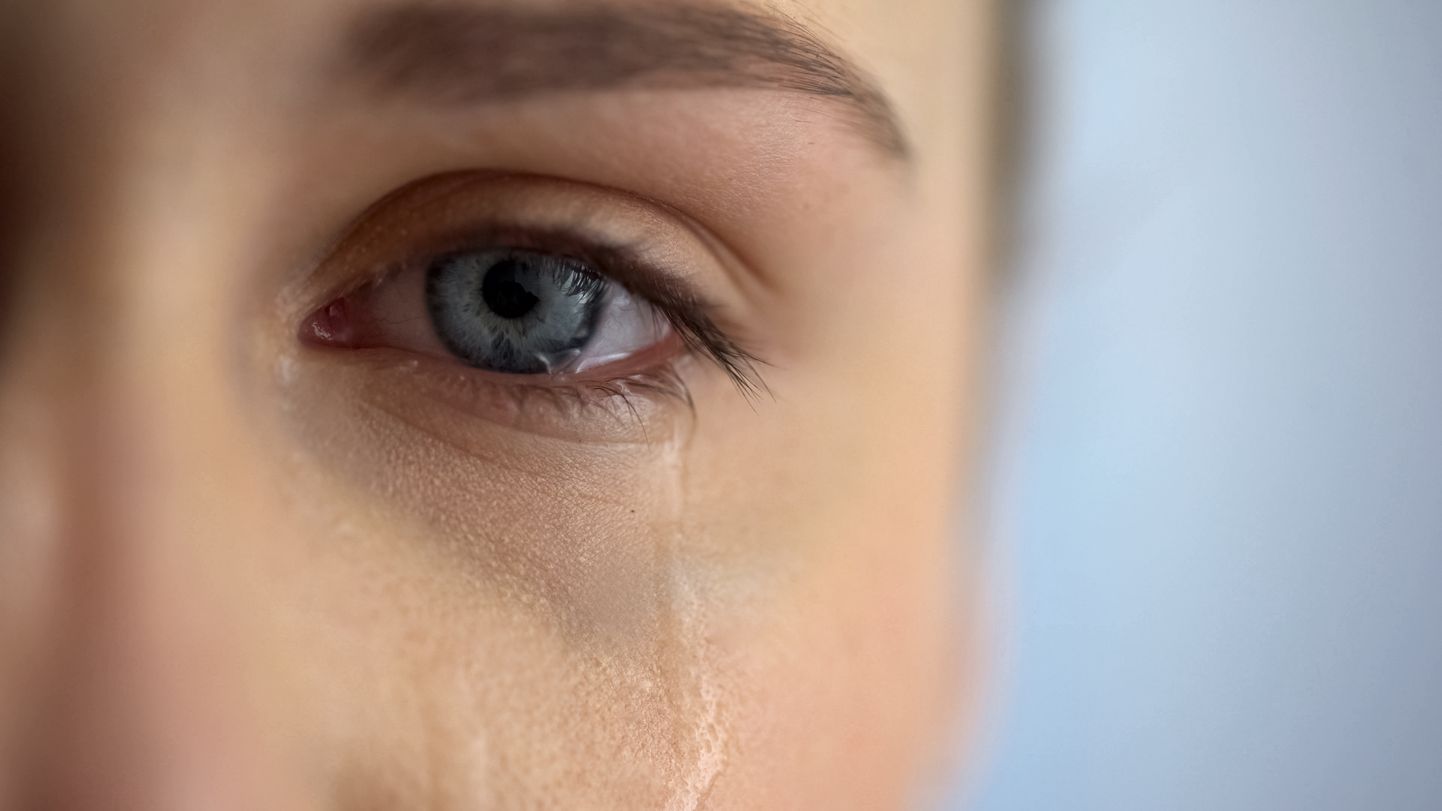 Emotsionaalne nutmine arvatakse olevat inimese liigile omane ning võib tulla pikast lapsepõlvest, mil oleme teiste abist sõltuvad.