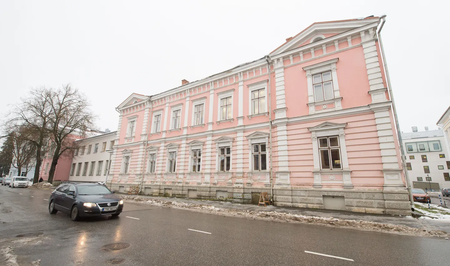Kirjandusmuuseumis hakatakse regilaulult nahku koorima.