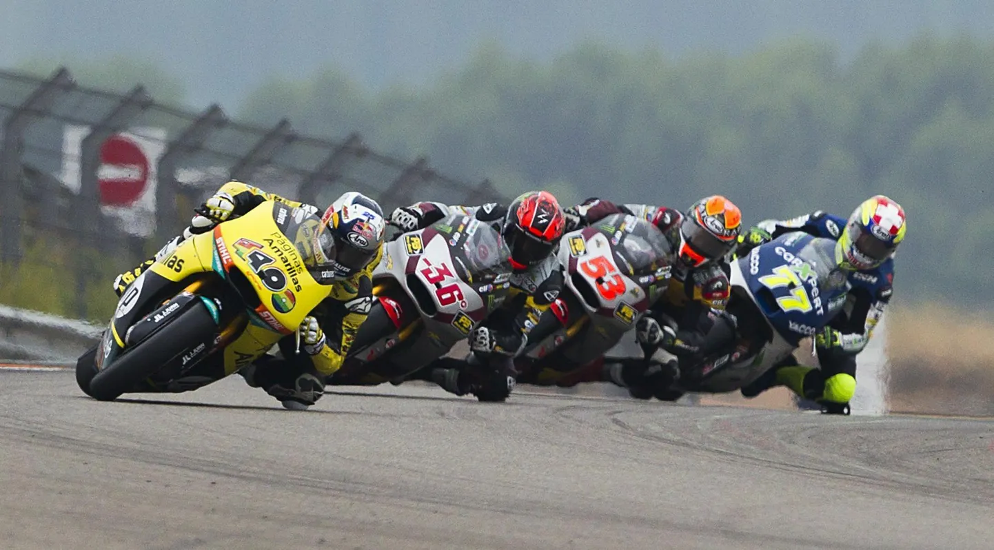 Mika Kallio vasakult teine.