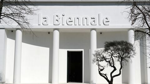 Venēcijas biennāles žūrija no balvu pretendentu vidus izslēdz divas valstis