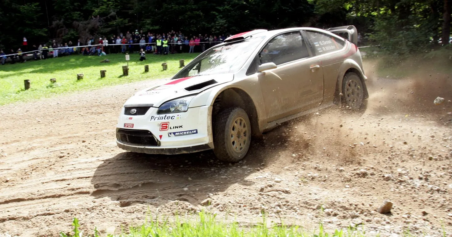 Georg Gross ja Raigo Mõlder Viru rallil Neeruti katsel.
