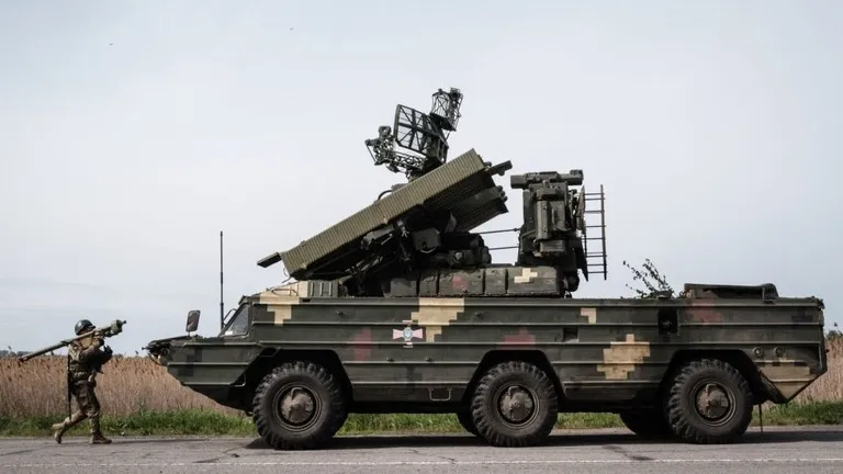 В составе ПВО Украины были в основном старые советские системы, как этот комплекс "Оса", но даже они оказались эффективны