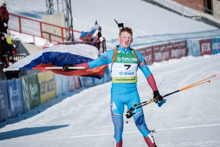Noormeeste 10km jälitussõidu maailmameistriks krooniti seitsmenda numbri alt rajale läinud venelane Andrei Viukhin.