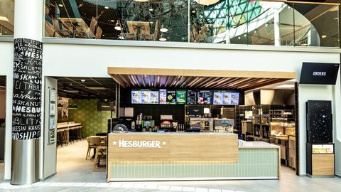 ФОТО ⟩ В Таллинне открылся новый ресторан Hesburger