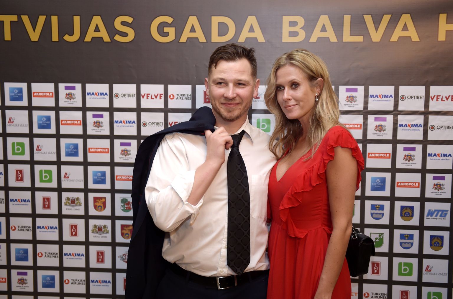 Bijušais hokejists Rodrigo Laviņš un sieva, TV personība Jana Duļevska