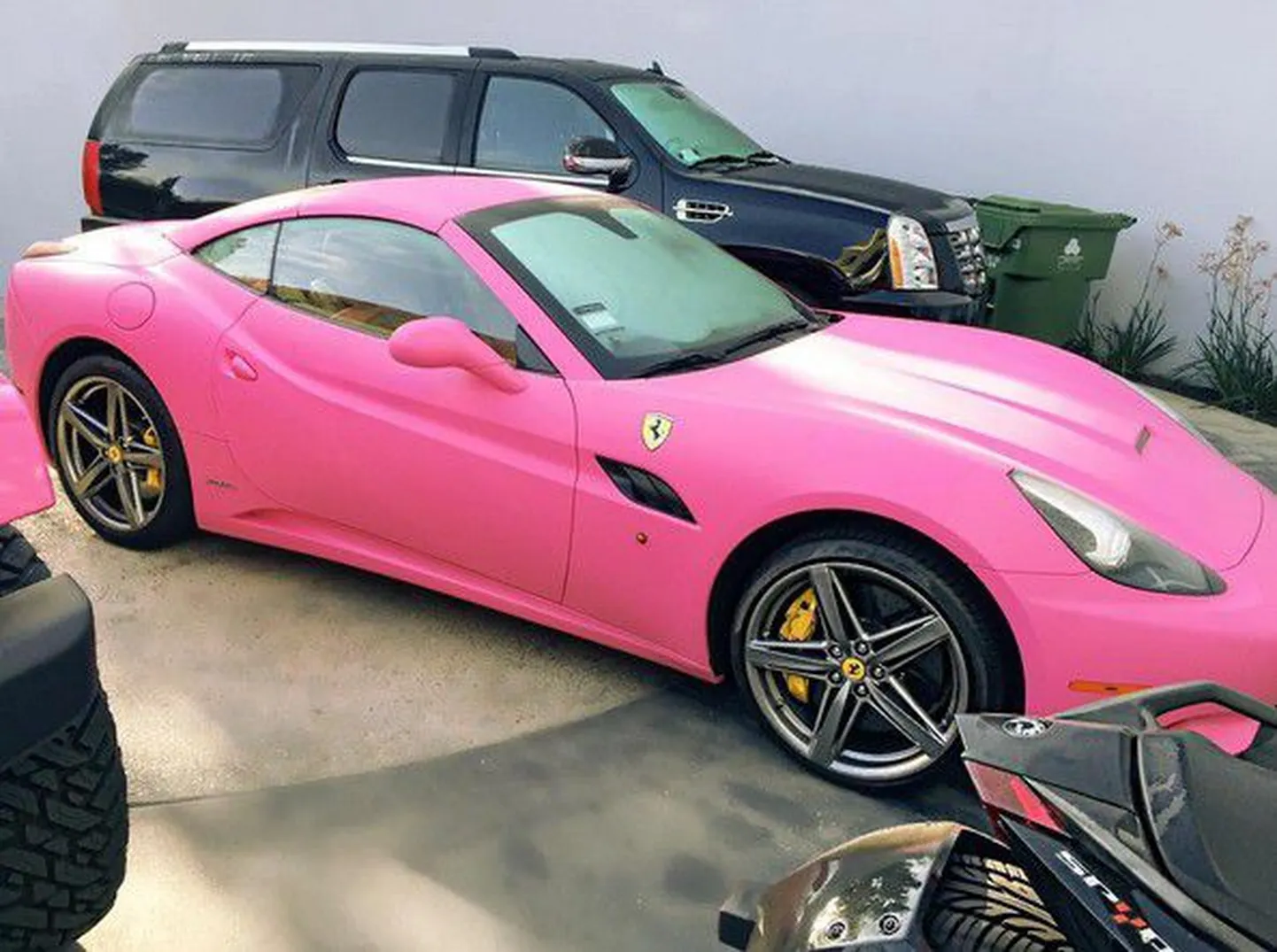 Amber Rose'i Ferrari