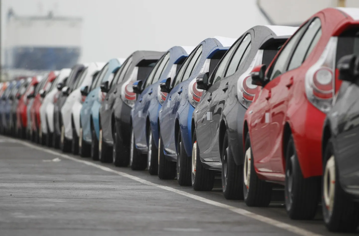 Euroopa autotootjad pealgavad Jaapani sõidukite suurt sissevoolu
