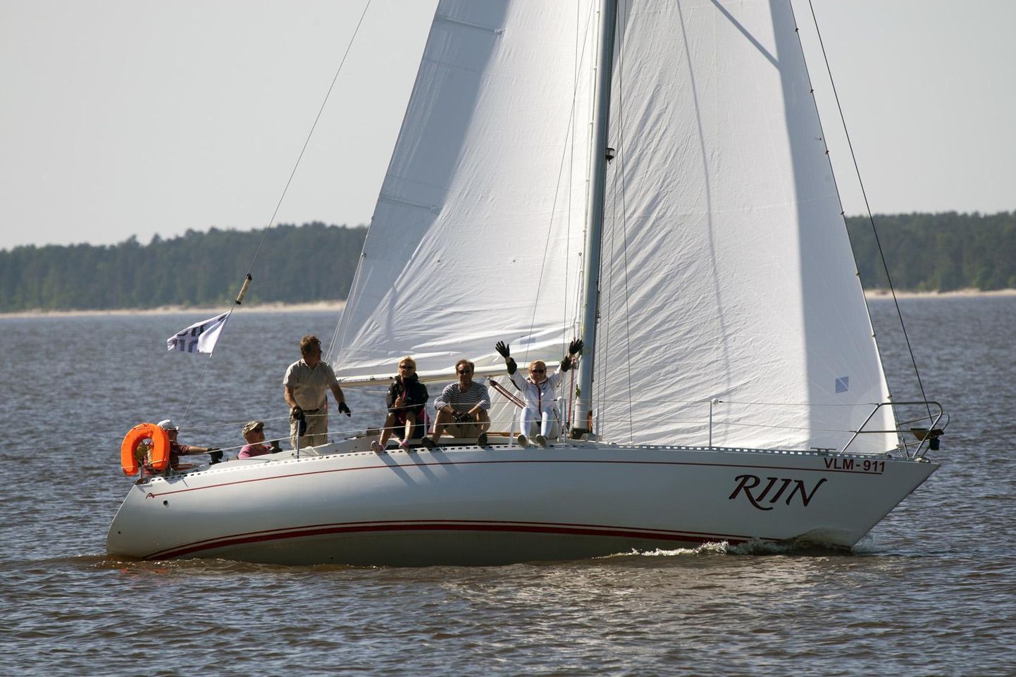 Jaht Riin meeskonnaga Pärnu lahel. Võistlustel hakkas Riin osalema pärast renoveerimist 2015. aastal, esimene võit saadi sama aasta Sorgu regatil.