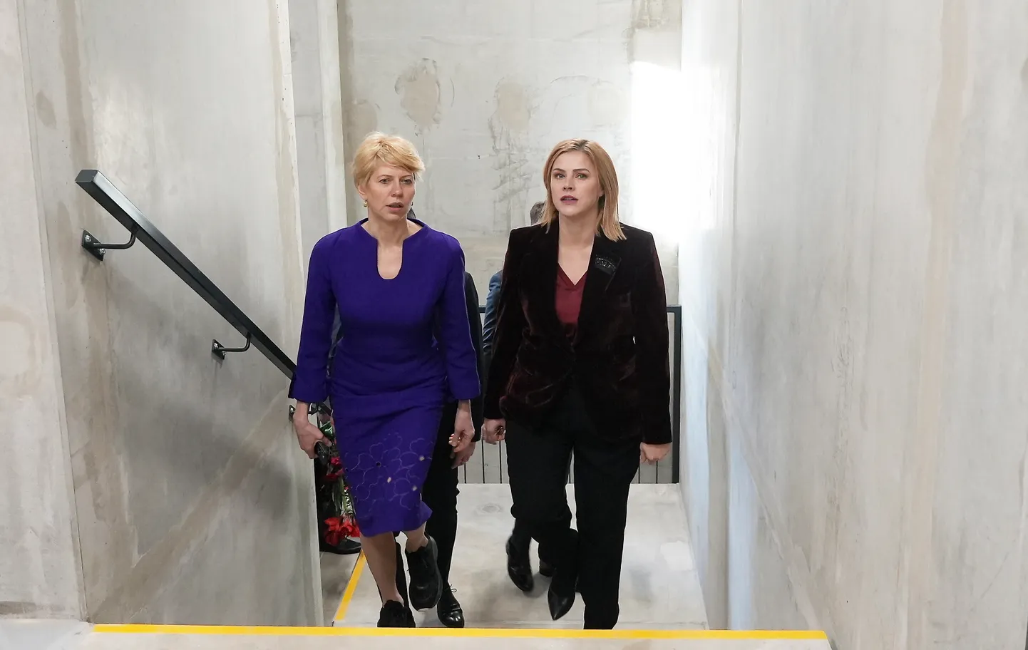 Izglītības un zinātnes ministre Anda Čakša (no kreisās) un Ministru prezidente Evika Siliņa.