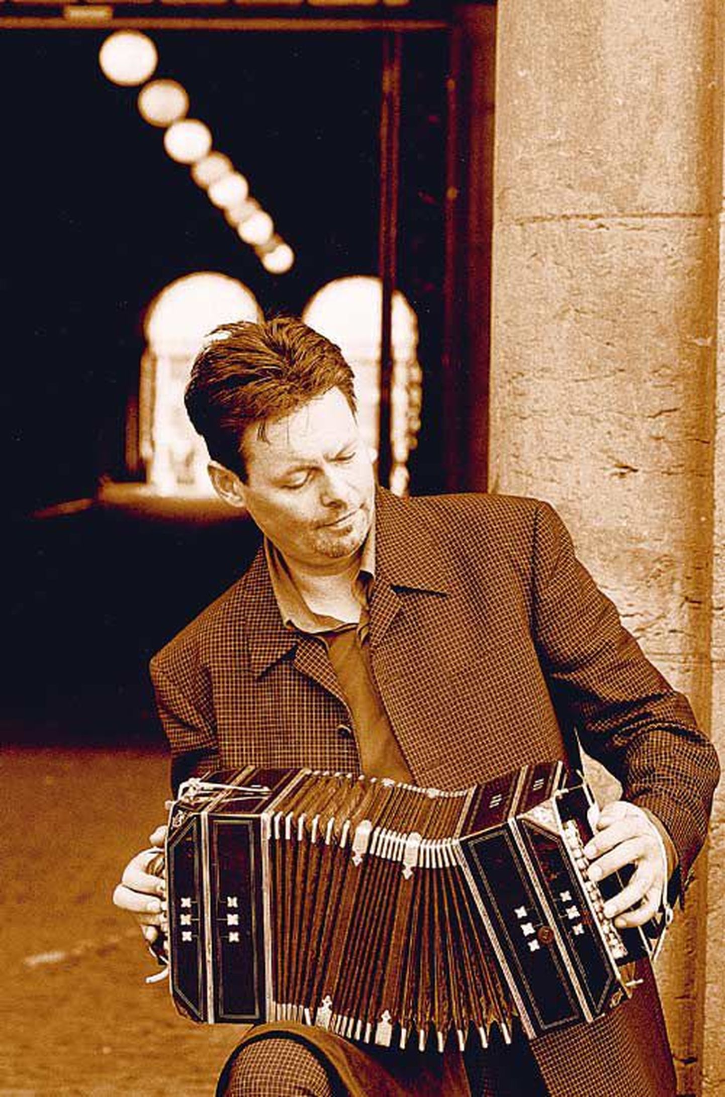 Carel Kraayenhof on Euroopa parim bandoneonimängija.
