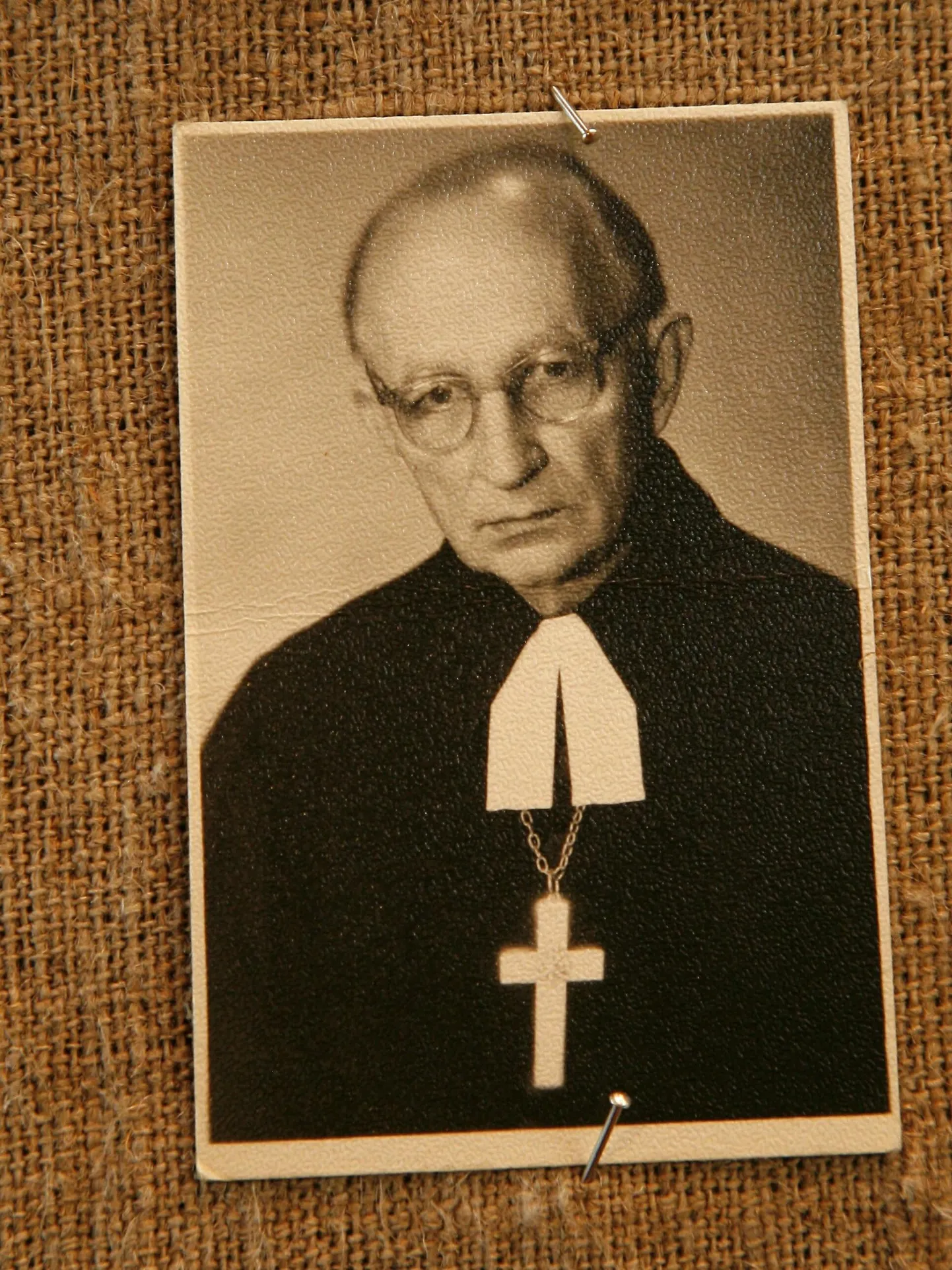 Saarde koguduse õpetaja Elmar Salumaa.