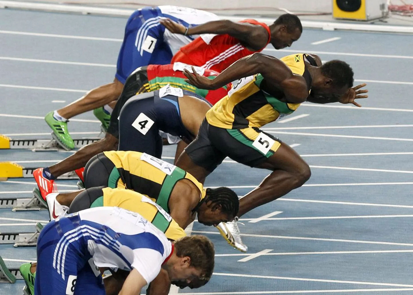 Pilt räägib enda eest – Usain Bolt hakkas liiga vara jooksma, tulemuseks diskvalifitseerimine.