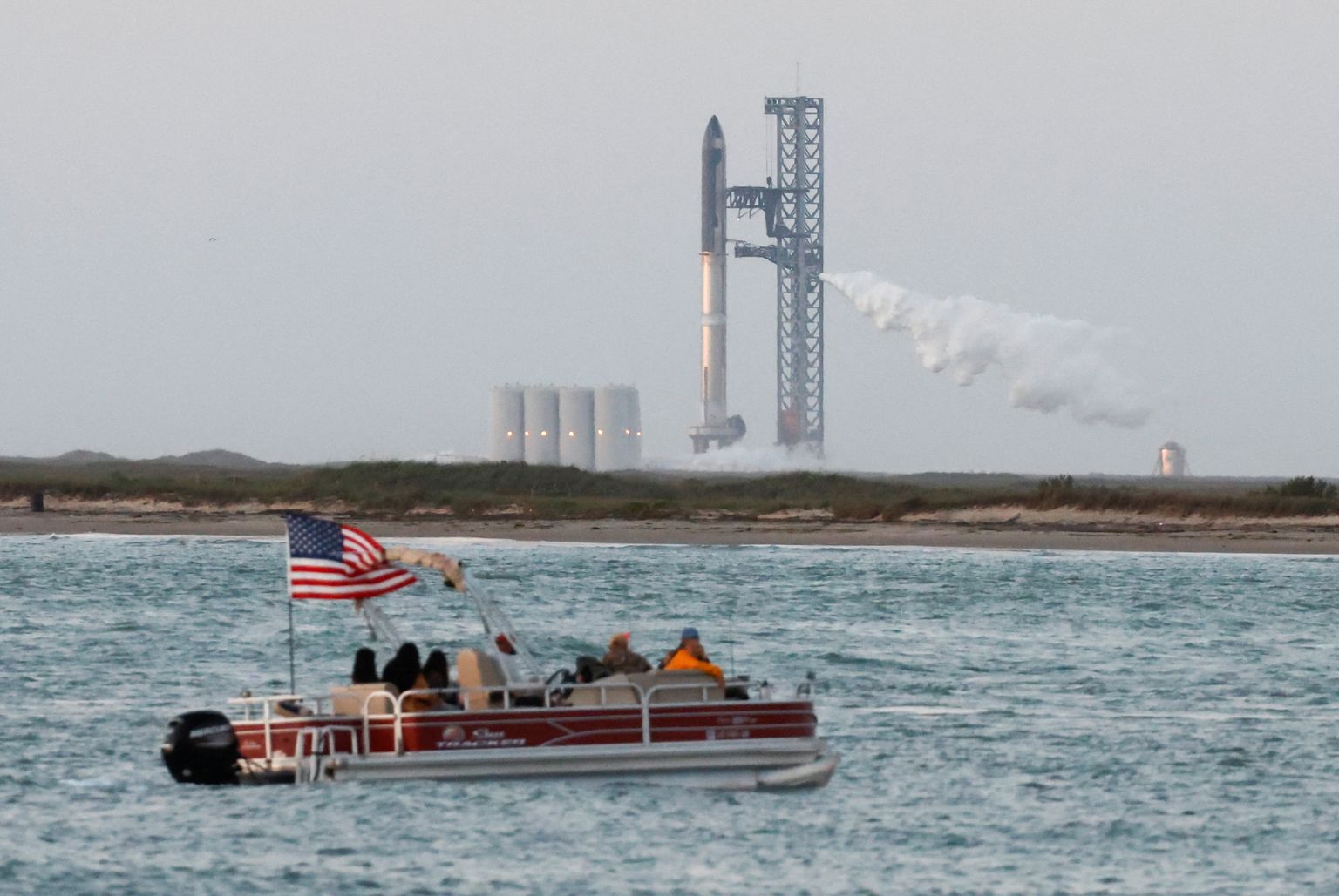 SpaceX-i  kosmoselaev Starship ei saanud eile kanderaketi probleemide tõttu startida.