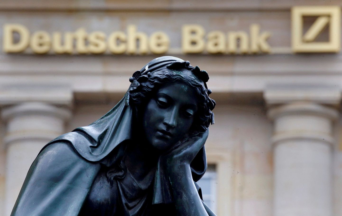 Deutsche Banki probleemid kuhjuvad.