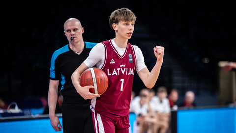 Valdis Valters iekļauts Eiropas U-18 čempionāta zvaigžņu piecniekā