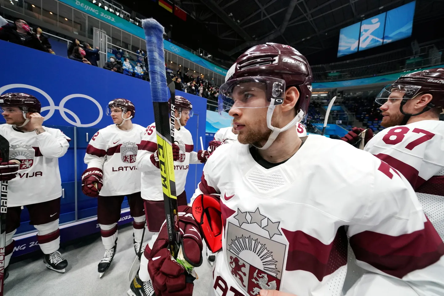 Latvijas hokeja izlases spēlētājs Deniss Smirnovs
