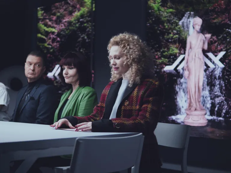 5. septembril esietendub Von Krahli teatris eepos «Jaik», mille on lavastanud Peeter Jalakas. Suurteoses astub lavale pea 20 näitlejat ning episoodilistes rollides on kaasatud veel kümneid inimesi, fotol Raivo E. Tamm, Liina Vahtrik ja Mari Abel. FOTO:
