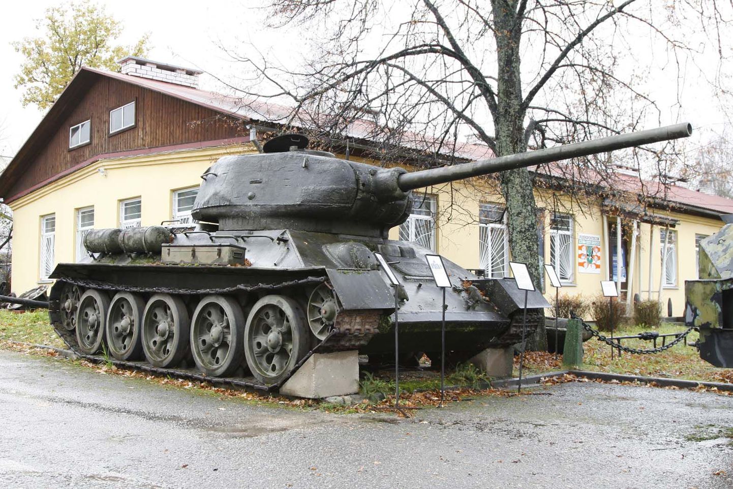 Isamaalise kasvatuse püsiekspositsiooni eksponaattank T-34.