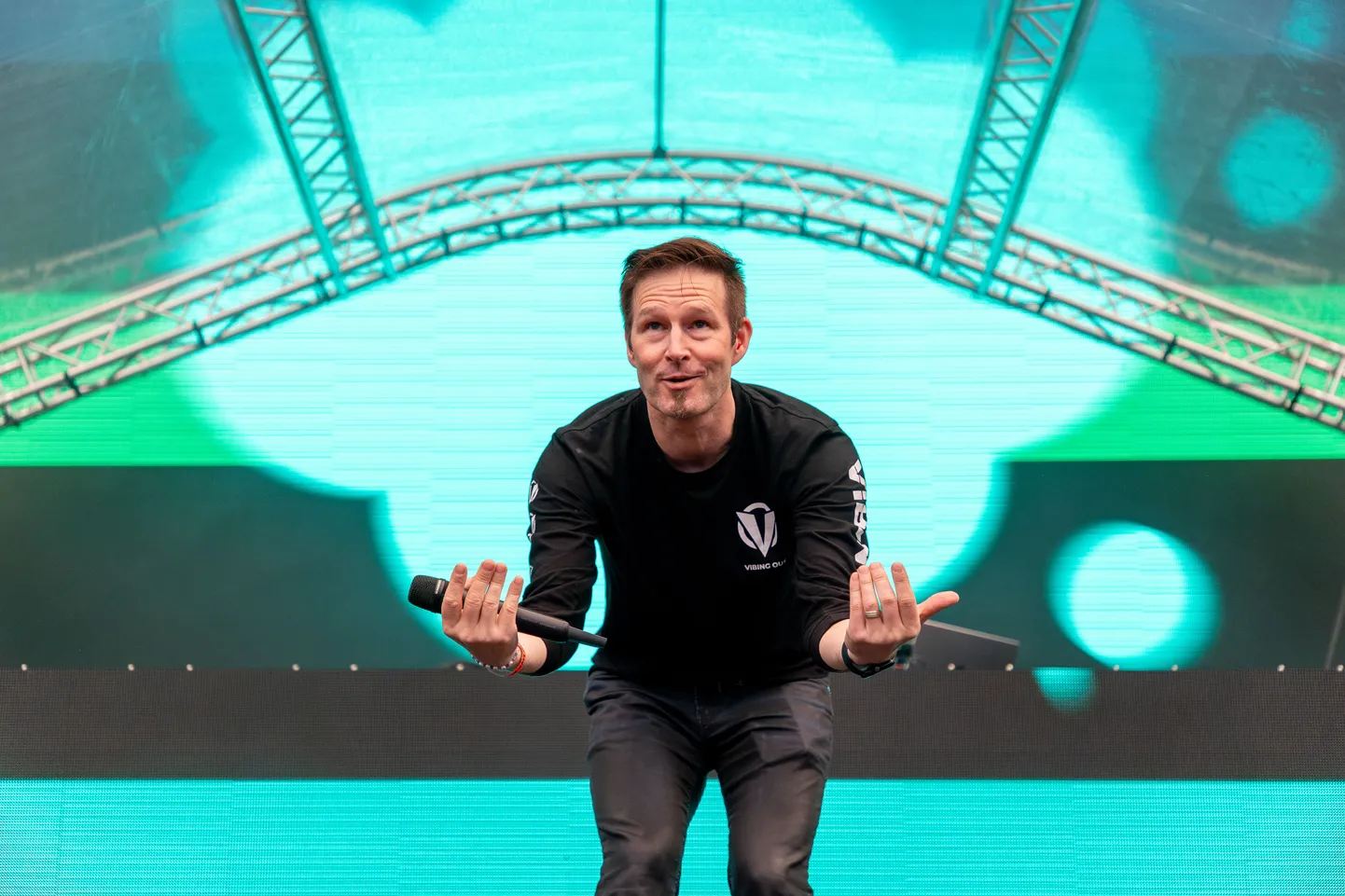 Darude 2024. aastal Tallinna lauluväljakul.