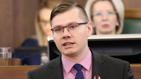 Iesalnieks atteicies no deputāta mandāta