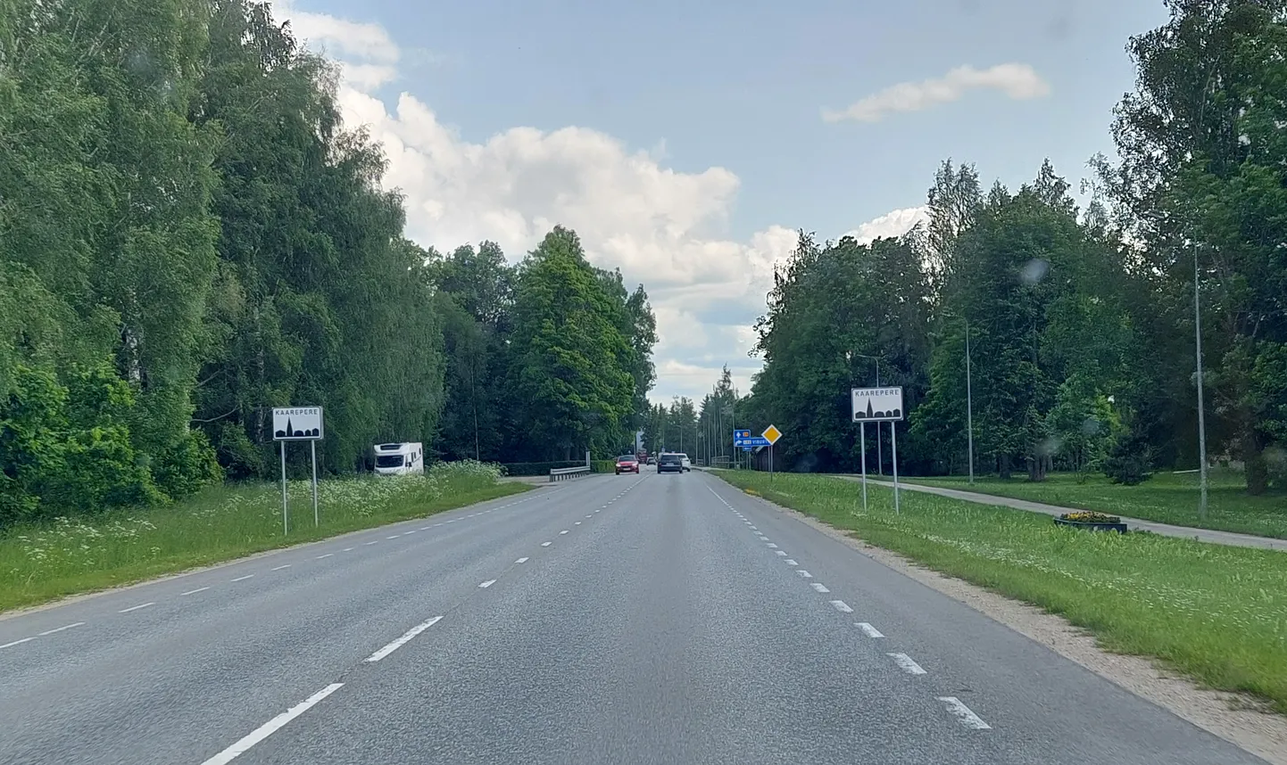 Hiljuti nihutati asulamärke ja seega lükkus ka piirkiiruse ala Jõgeva poolt tulles sadakond meetrit Kaarepere keskusele lähemale.