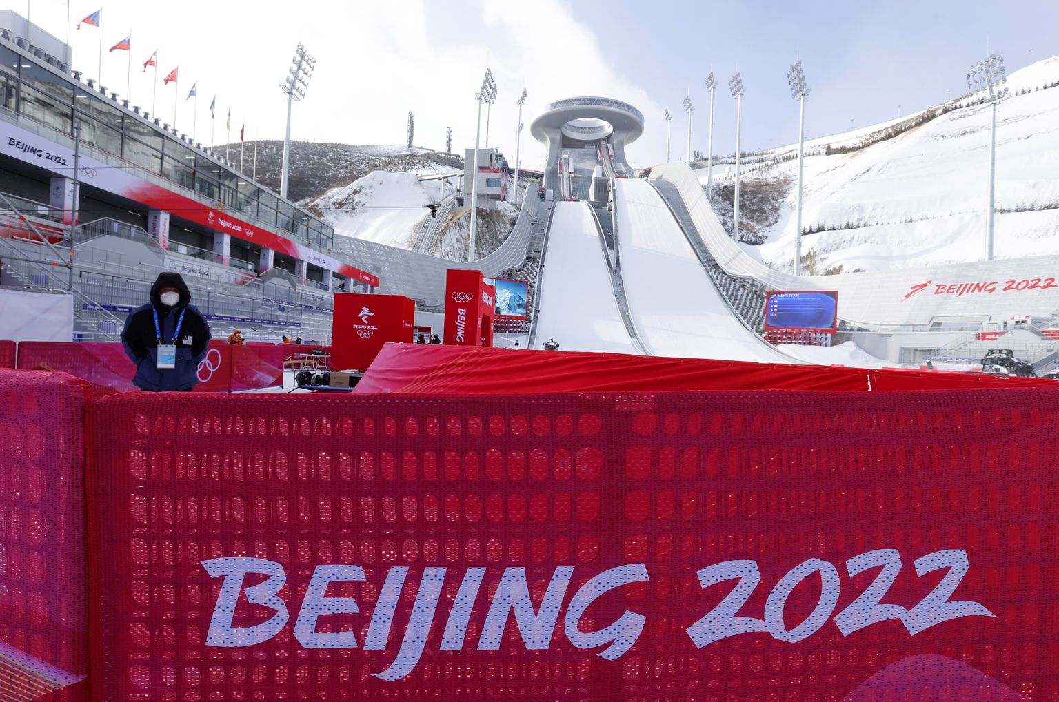 Hiina Pekingi 2022 taliolümpiamängude suusahüppeareen Zhangjiakous. Olümpiamängud kestavad 4.–20. veebruarini 2022