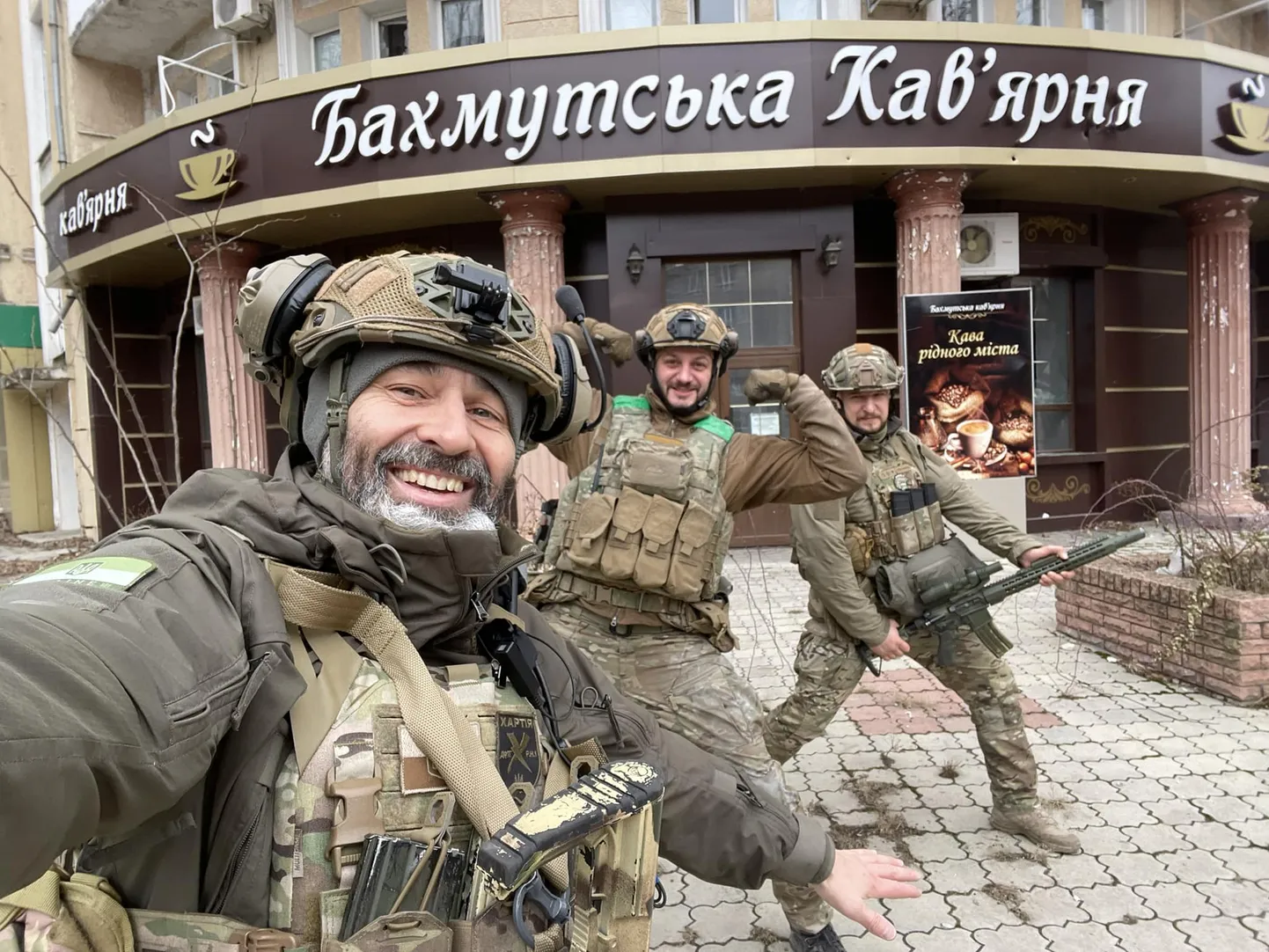 Ukraina võitlejad vajavad ühtviisi nii relvi kui ka laskemoona, märgib Kožemjako (ees).