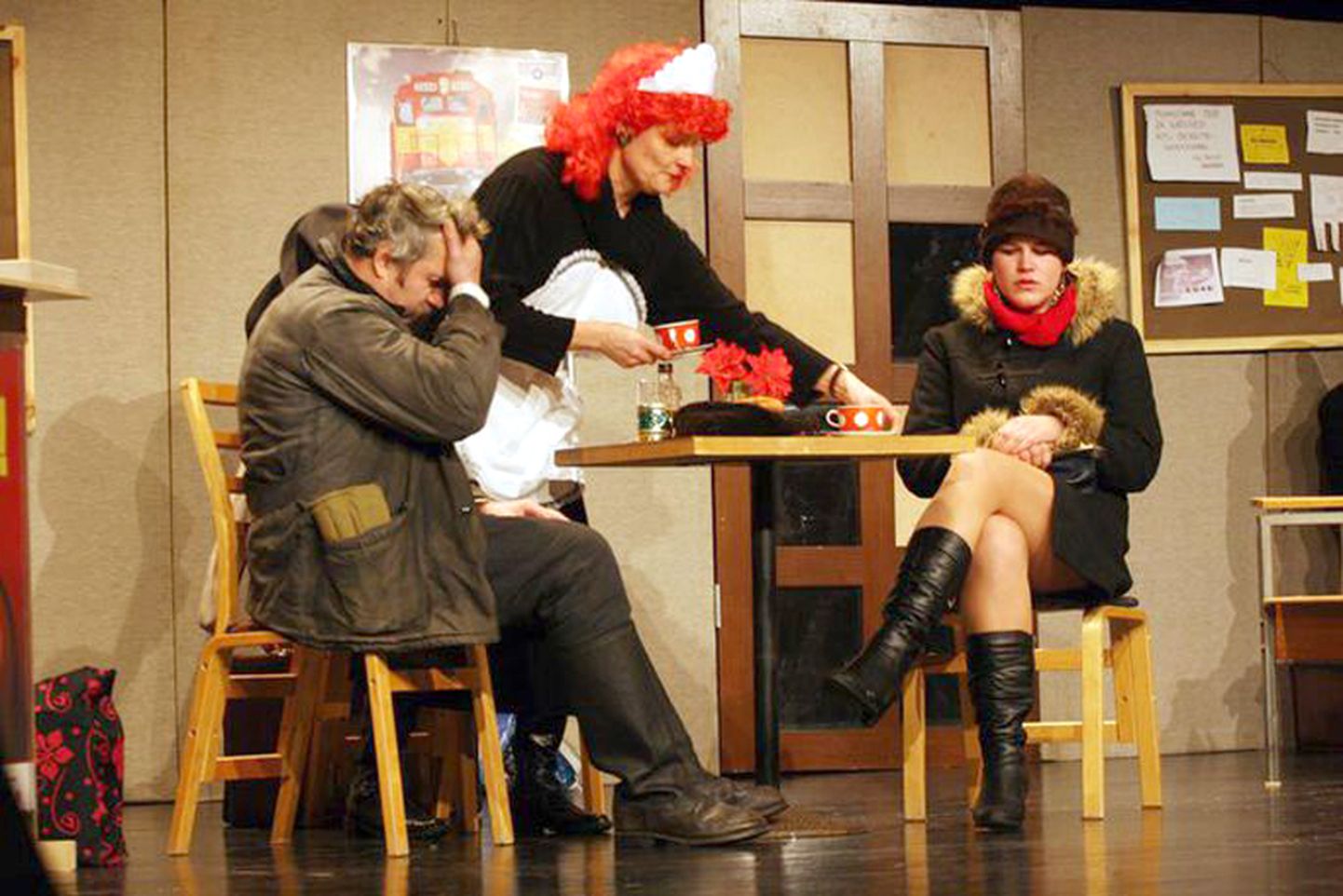 11. jaanuaril saab Sonda rahvamajas näha Alburahva teatri etendust "Ema läheb mehele".