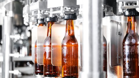 Četros mēnešos Latvijā saražoti 10,085 miljoni litru alkoholisko dzērienu
