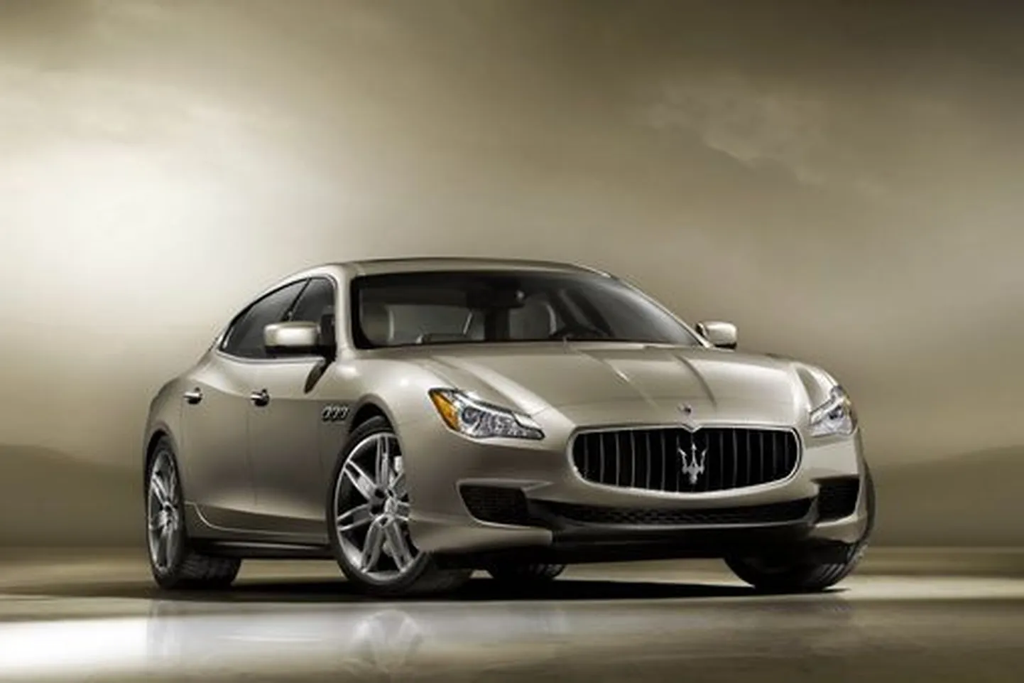 Maserati Quattroporte.