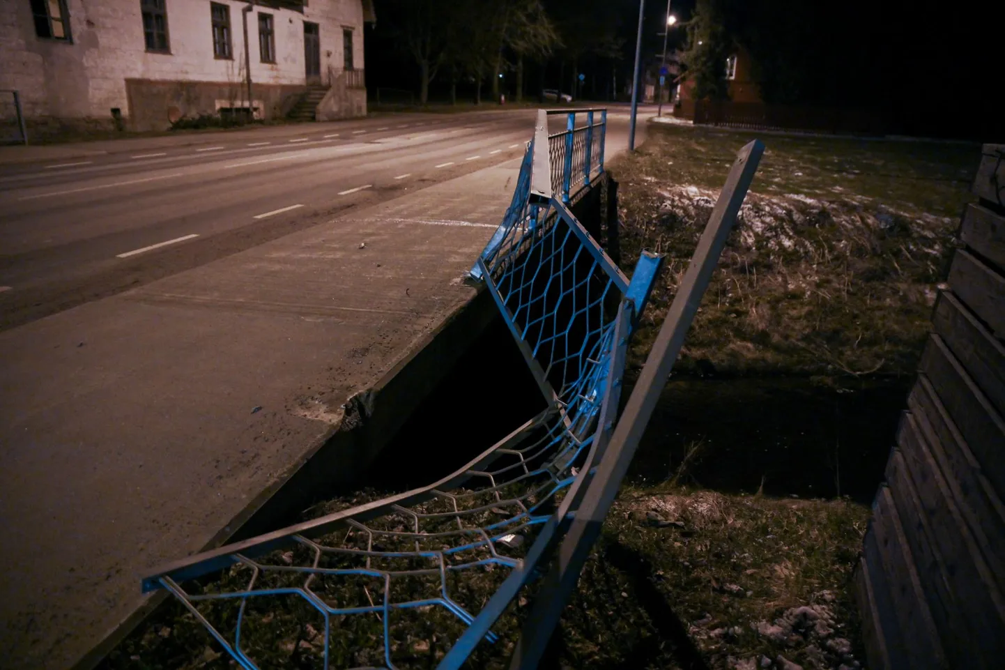Liiklusõnnetus juhtus ööl vastu pühapäeva Suure-Jaanis Köleri tänaval.