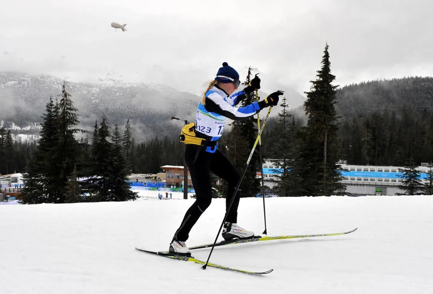 Eesti olümpiakoondise suurim medalilootus Kristina Šmigun-Vähi teeb täna          olümpiaradadel oma esimese stardi. Laupäeval tutvus eestlanna olümpiaradadega.