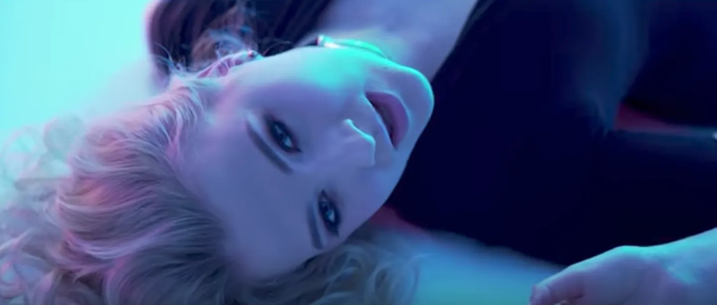 Tuuli Rand muusikavideos "Mine"